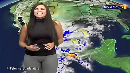 Weather girl Susana Almeida has camel toe live on air